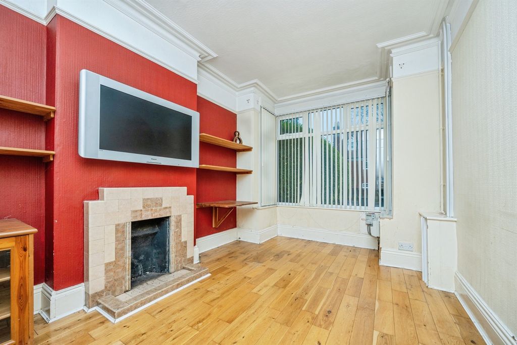 Property photo 2 of 9