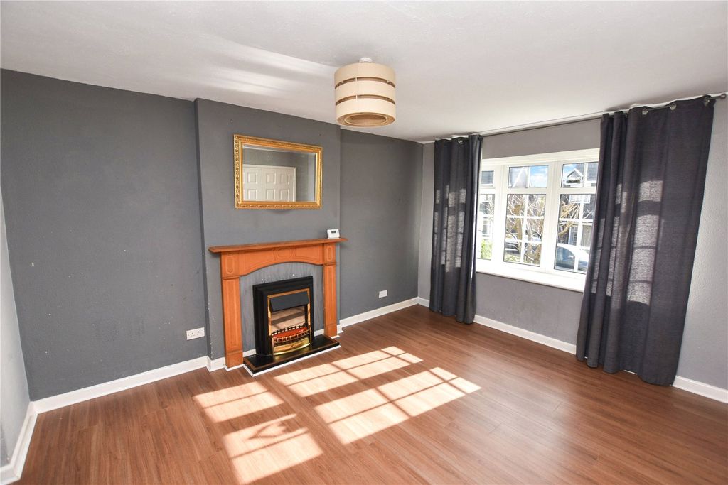 Property photo 2 of 15 Picture No. 33