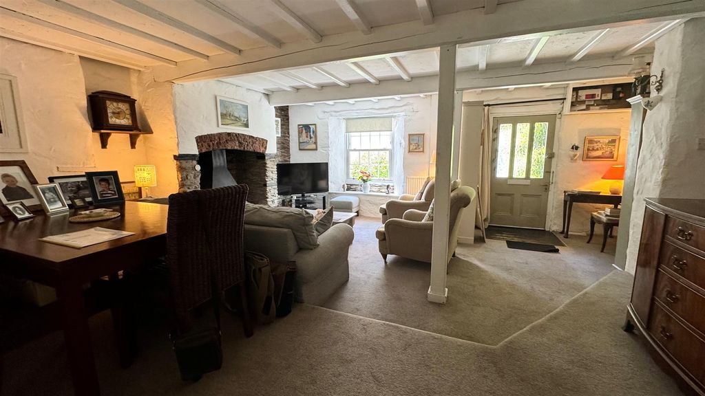 Property photo 3 of 16 10A.Jpg