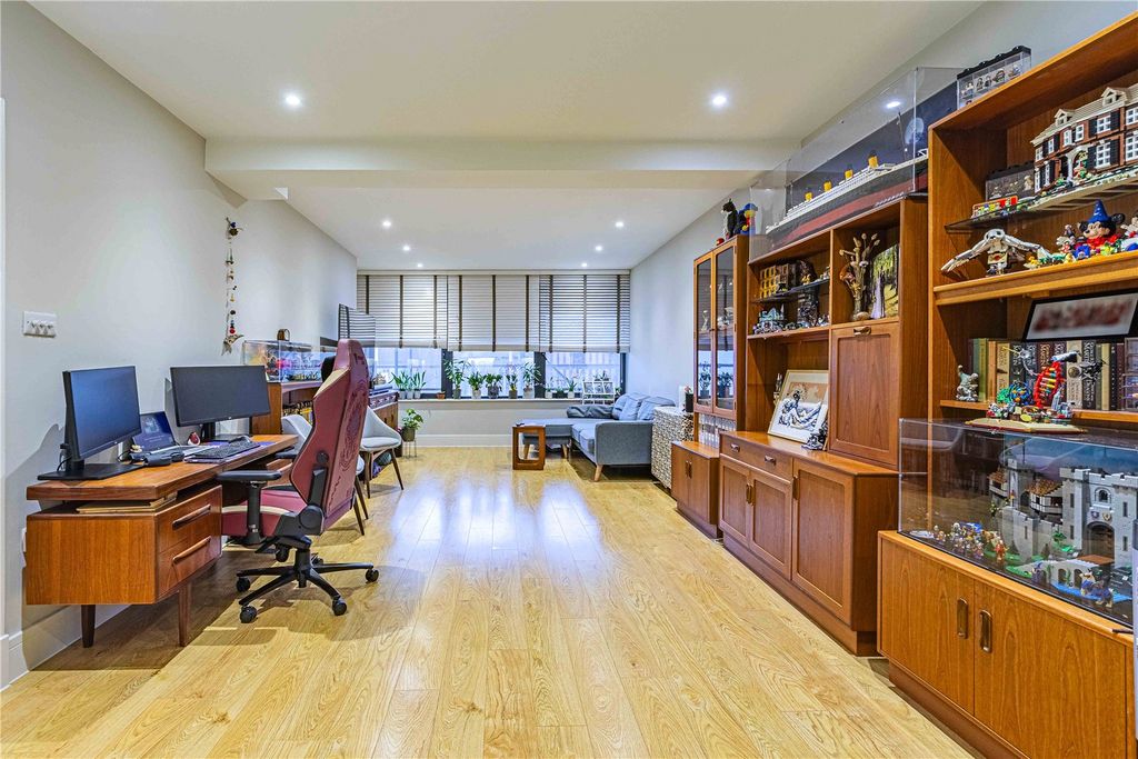 Property photo 2 of 16 Picture No. 03