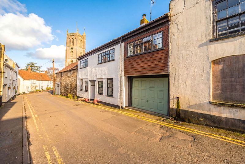 Property photo 1 of 35 Photo 3