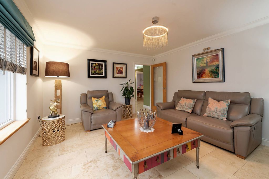 Property photo 3 of 30