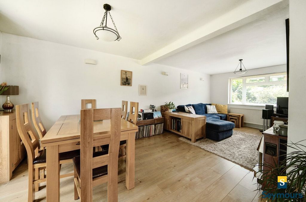 Property photo 2 of 14 Living/Dining