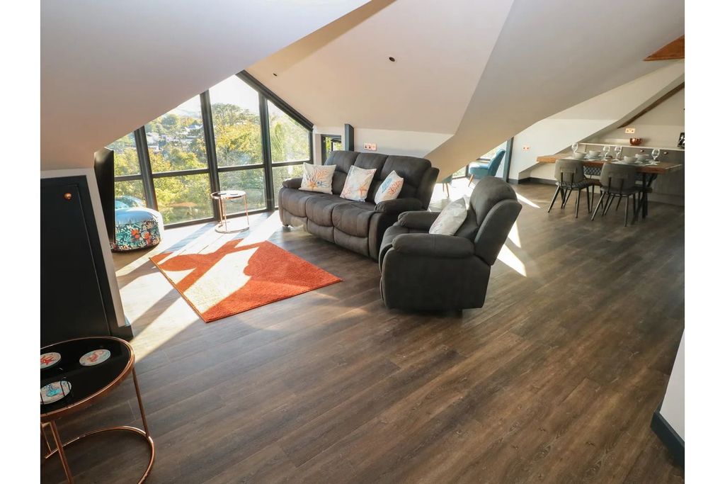 Additional image 4 of 2 bed flat for saleNarberth Road, Tenby SA70