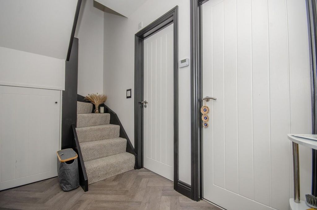 Property photo 2 of 13 Entrance Hall.Jpg