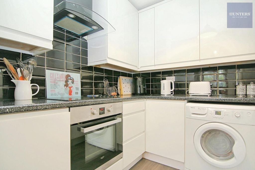 Property photo 3 of 13 Kitchen