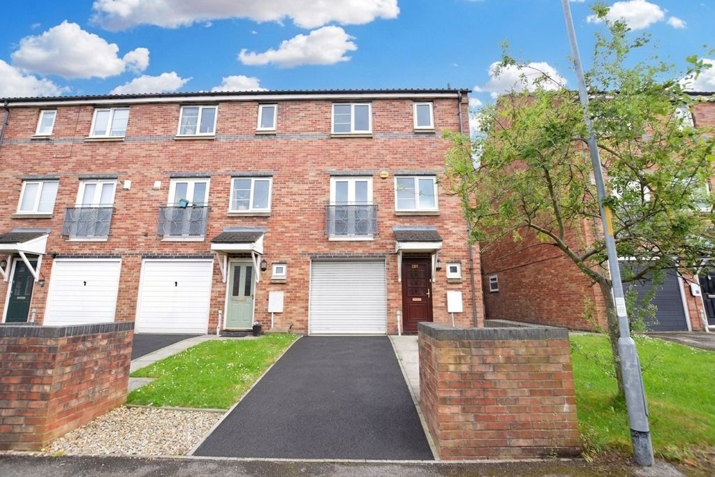 Property photo 2 of 10 External