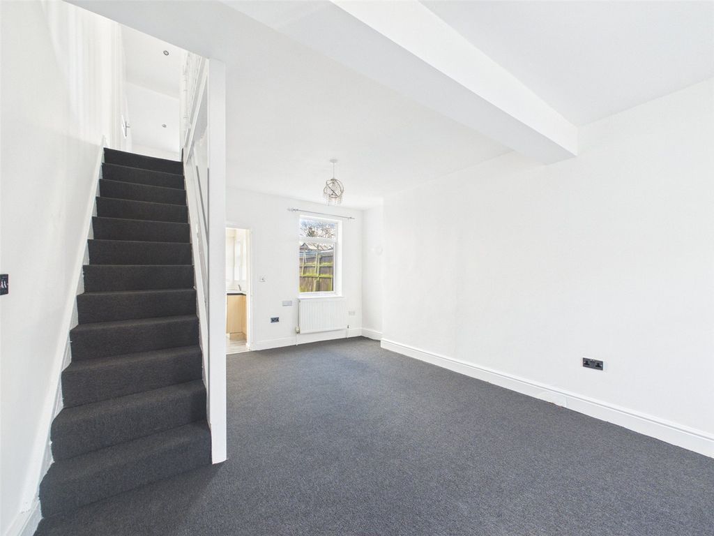 Property photo 3 of 15 Picture No. 02