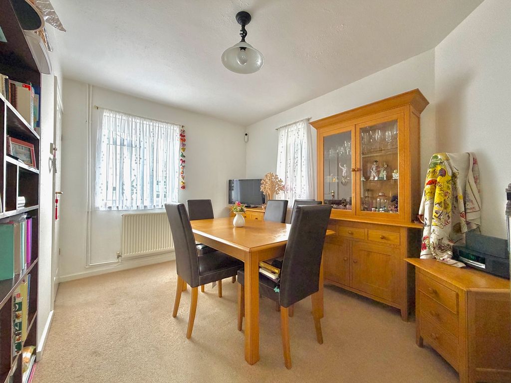 Property photo 3 of 16 Dining Room