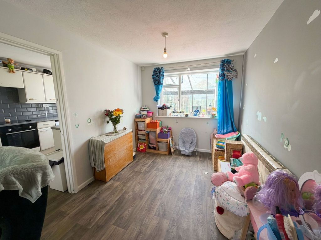 Property photo 3 of 8 Dining Room