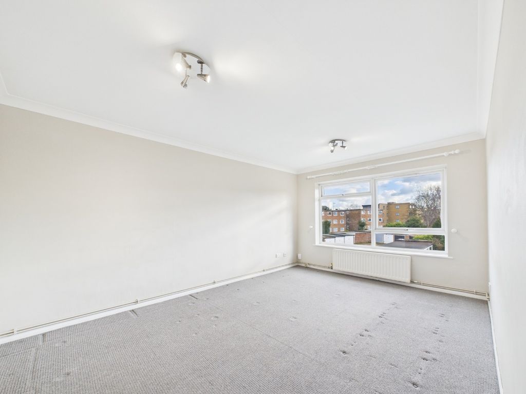 Property photo 3 of 8 3932235