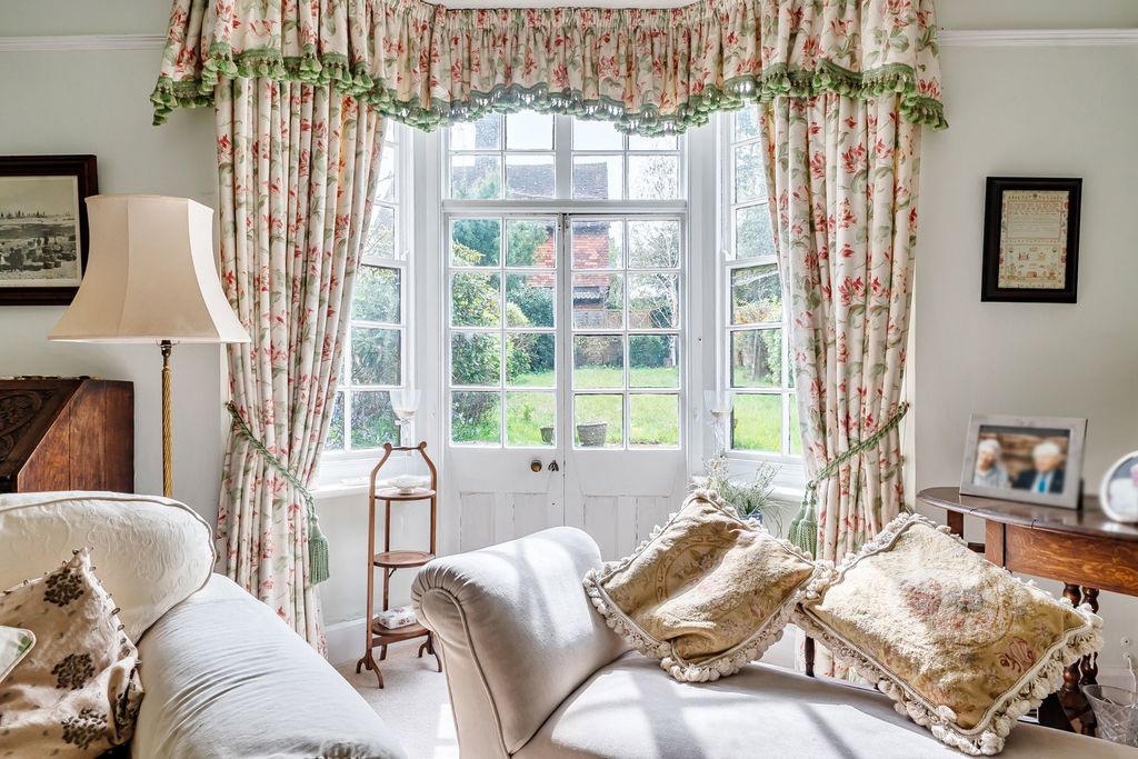 Property photo 2 of 32