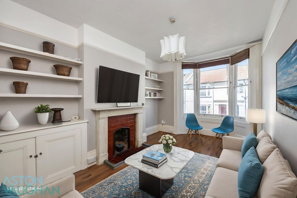 Property photo 2 of 12 4553353