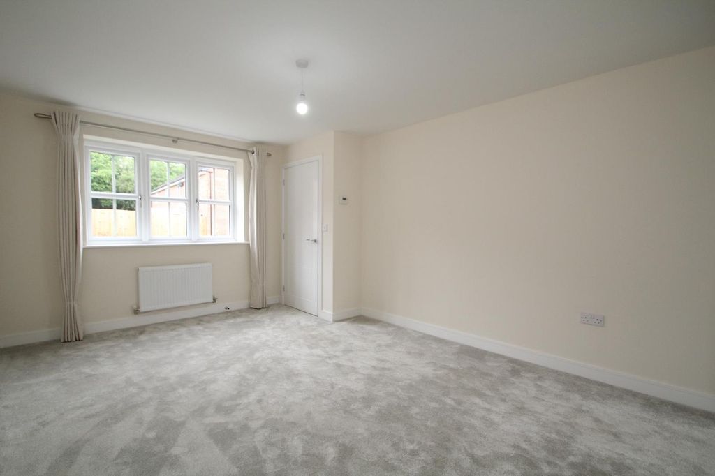 Property photo 2 of 12 0 General