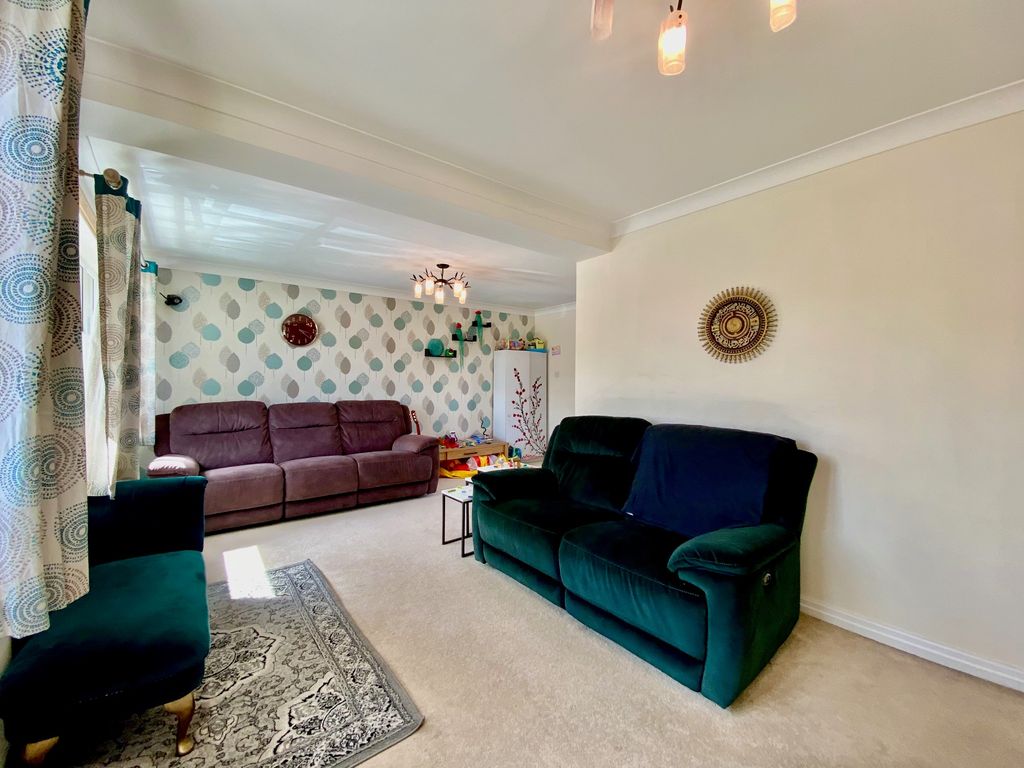 Property photo 3 of 21