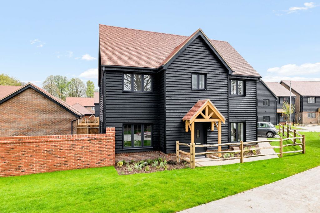 Property photo 1 of 34