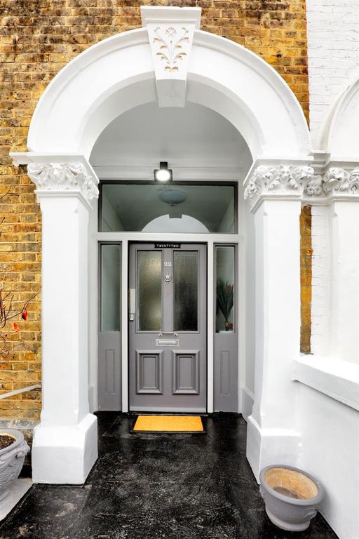 Property photo 1 of 20 Front Building