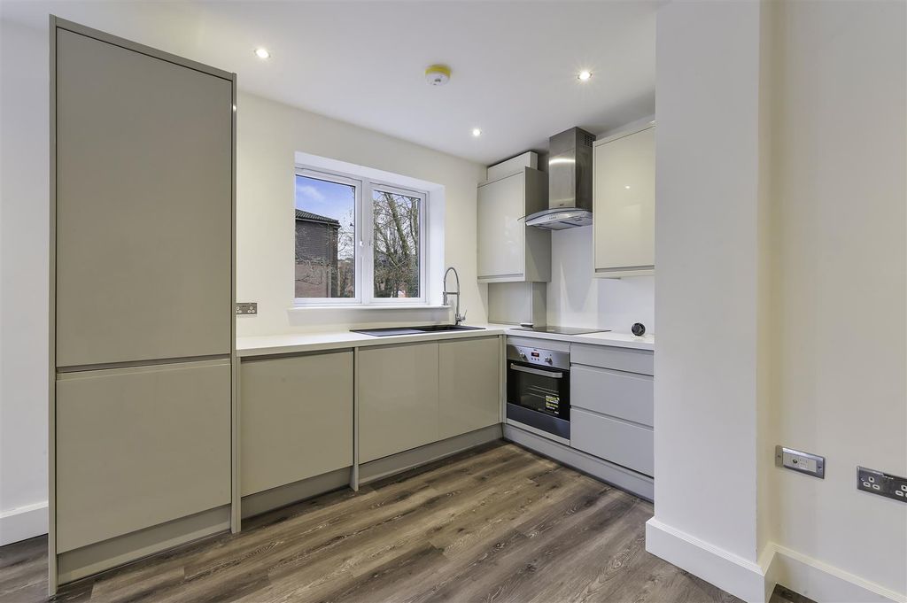 Property photo 2 of 14 Lynwood Oaks Flat 2 - (9).Jpg