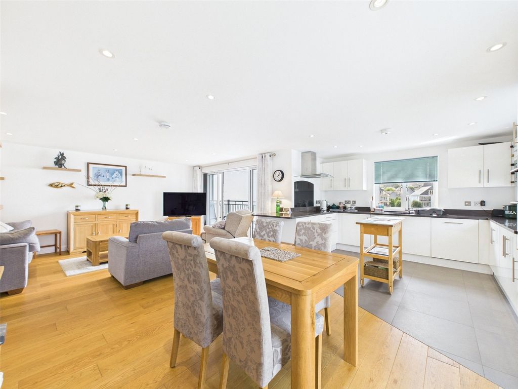 Property photo 3 of 17 Picture No. 23