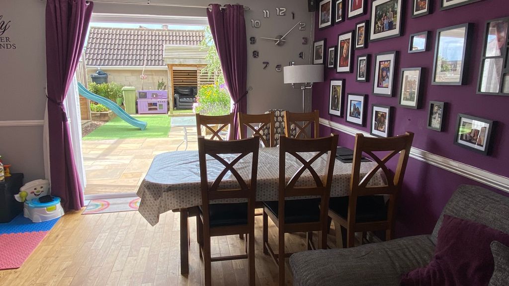 Property photo 2 of 10 Img_385065_1_Original