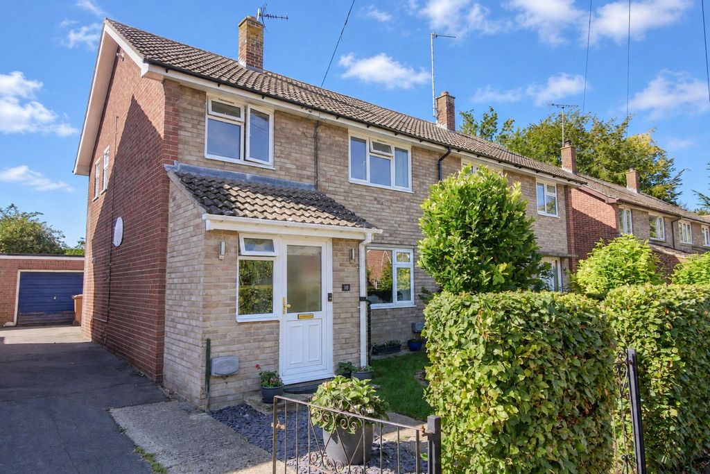 Property photo 1 of 14 Approach