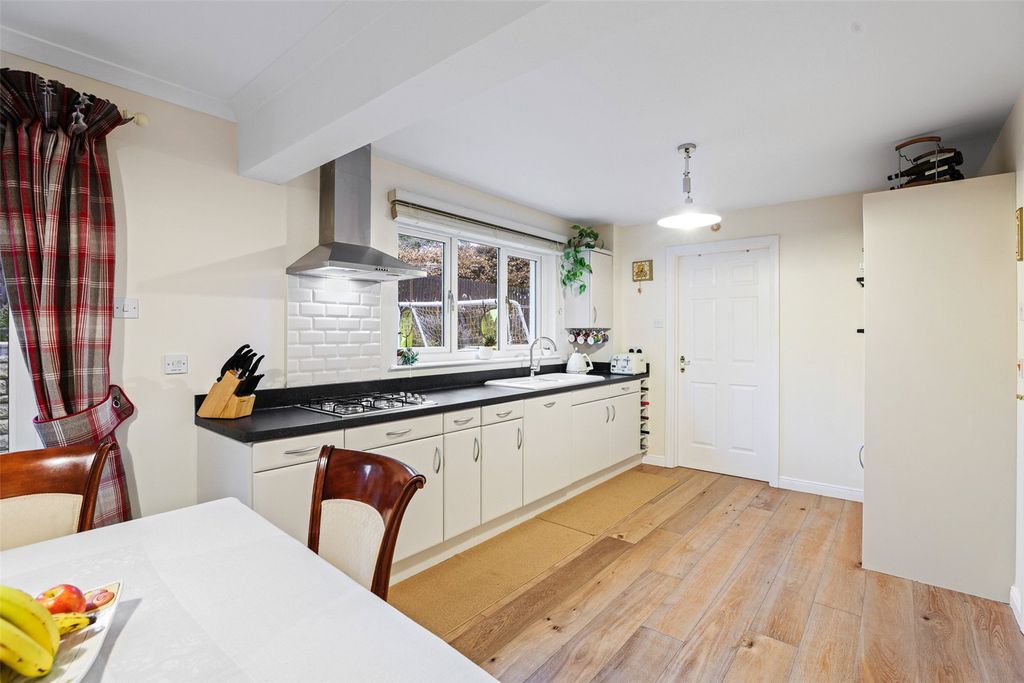 Property photo 2 of 21 Kitchen