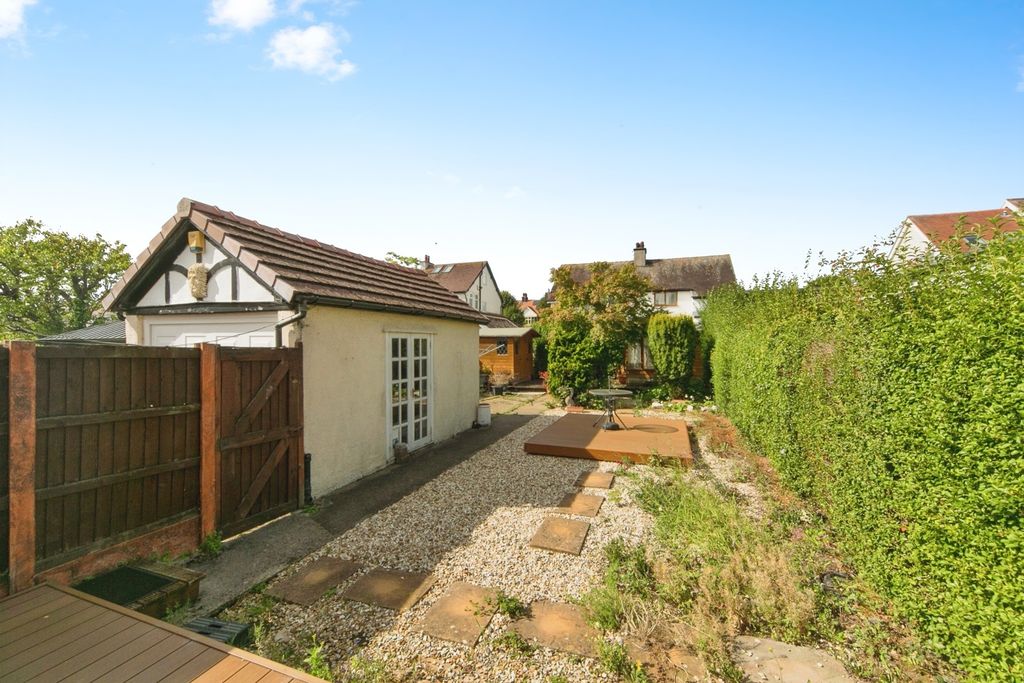 Property photo 3 of 17 Photo