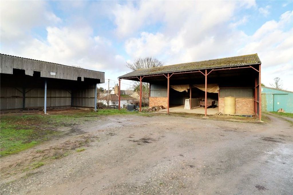 Property photo 2 of 3