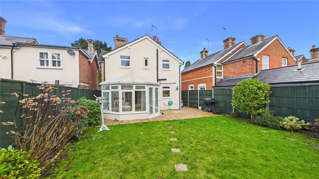 Additional image 19 of 3 bed detached house for saleLightwater, Surrey GU18