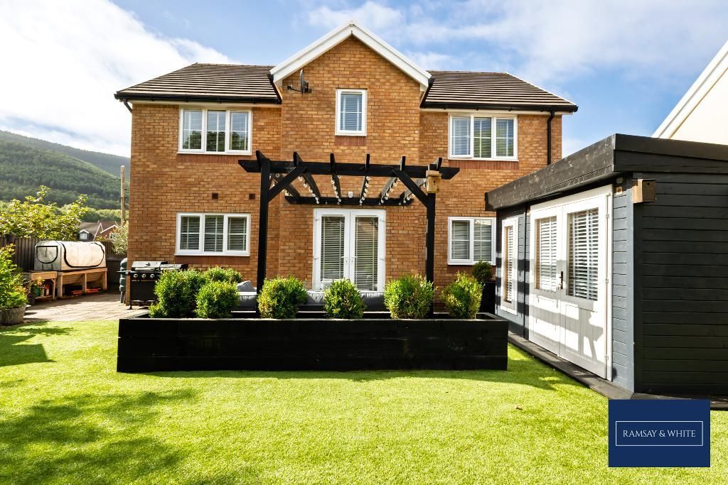 Property photo 2 of 34