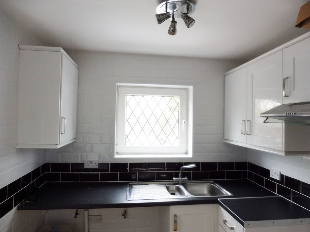 Property photo 2 of 14 Kitchen