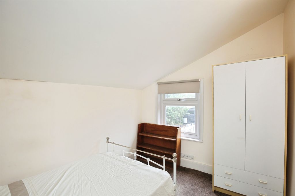 Property photo 3 of 4