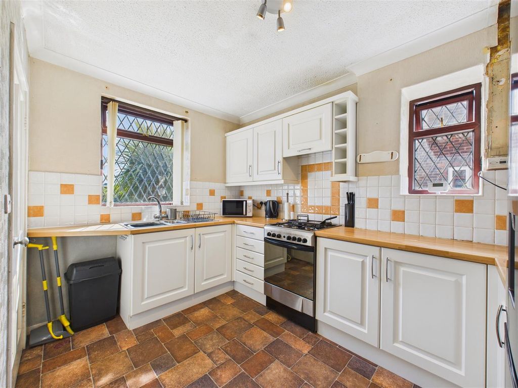 Property photo 2 of 13 Kitchen