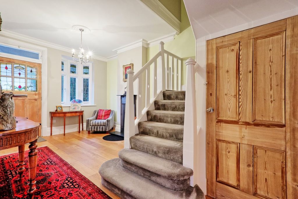 Property photo 3 of 35