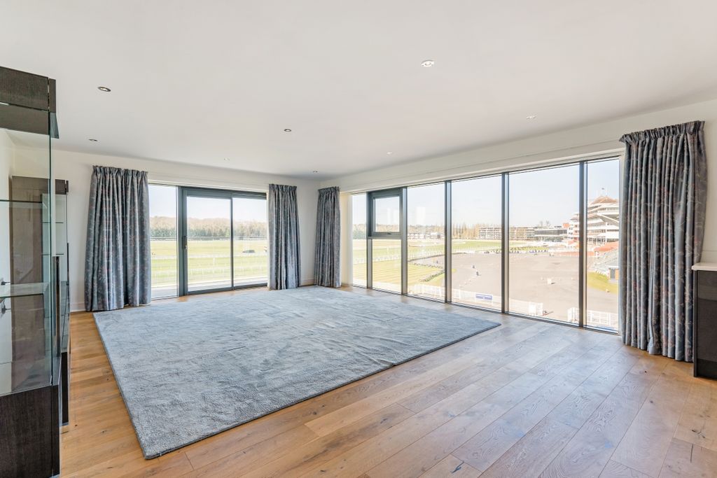 Property photo 3 of 13 Flat 21 277428 (3)