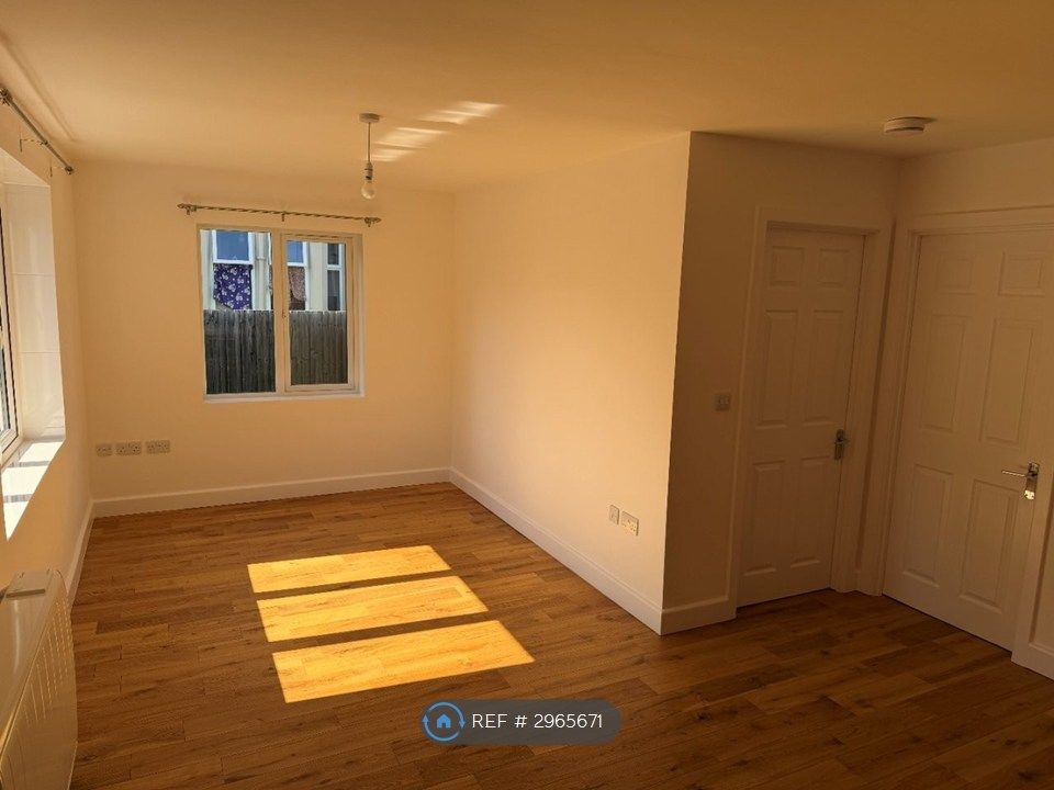 Property photo 2 of 14 Living Room