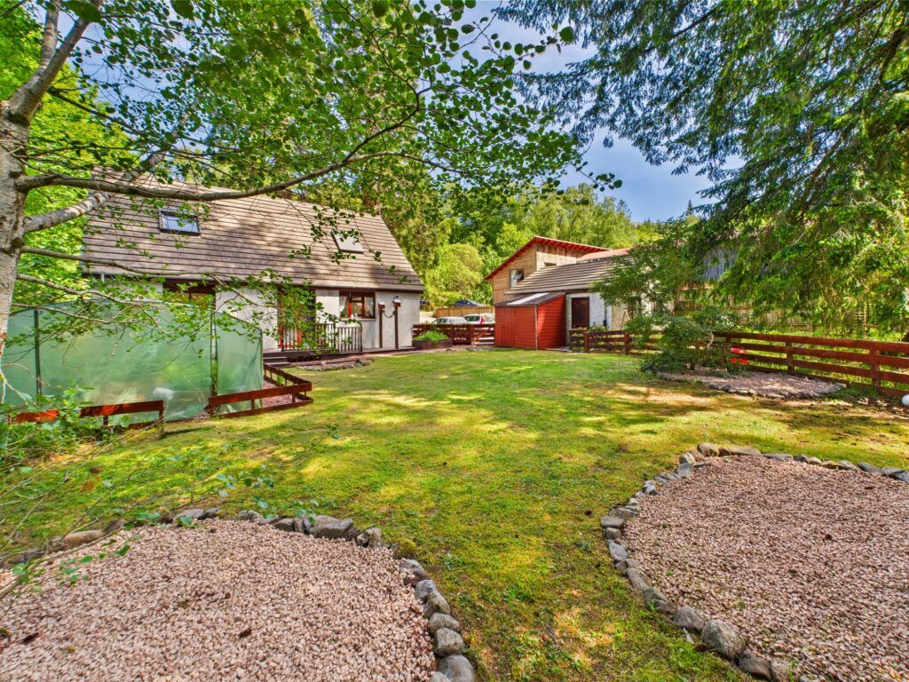 Property photo 2 of 33