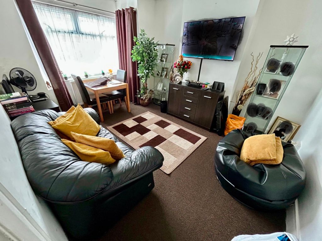 Property photo 2 of 8