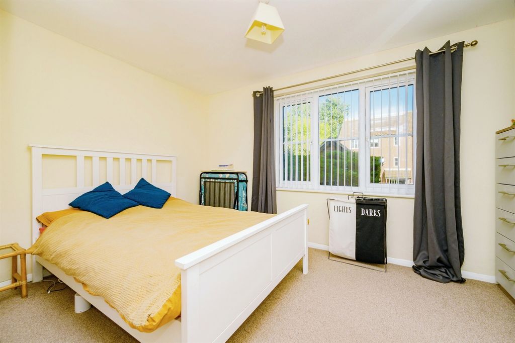 Property photo 3 of 11