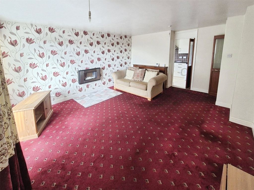 Property photo 2 of 10 Lounge