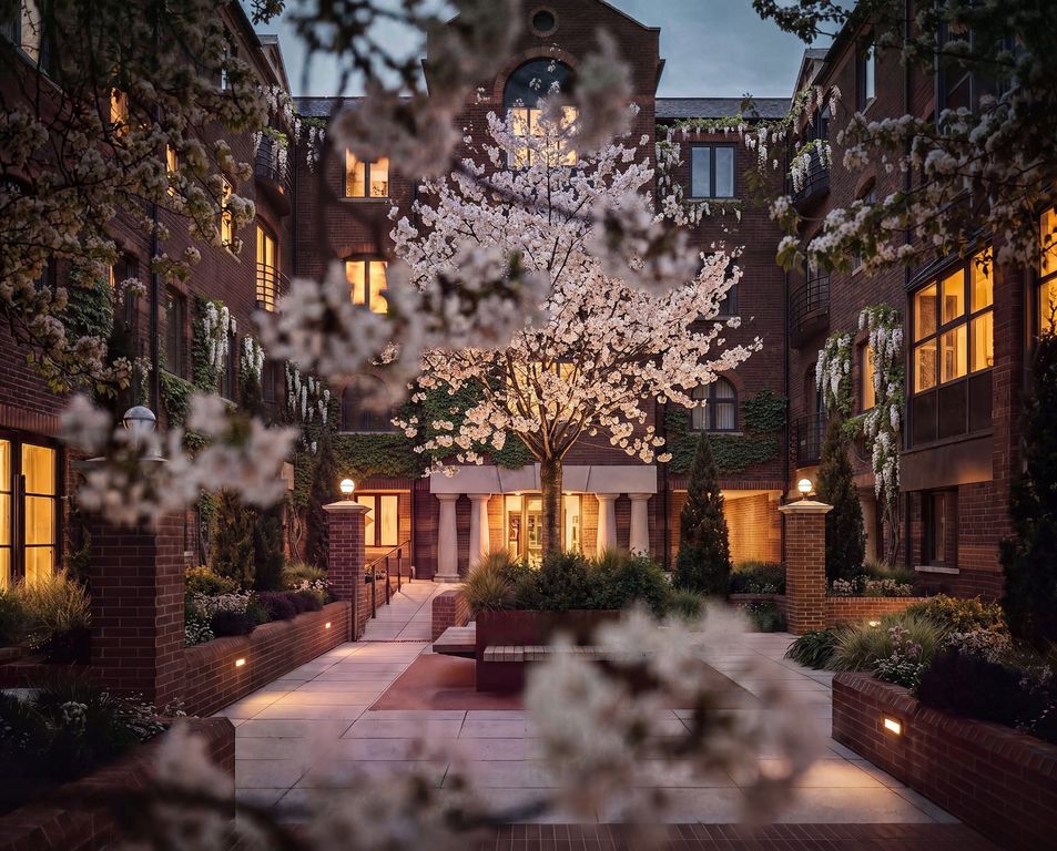 Property photo 1 of 16 Courtyard Garden