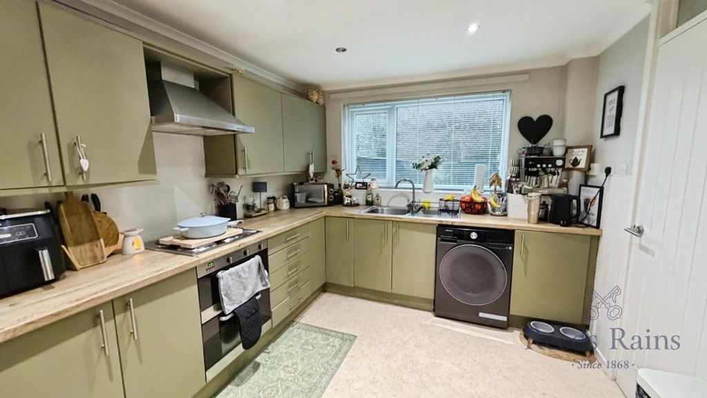 Property photo 3 of 10 Picture No. 05