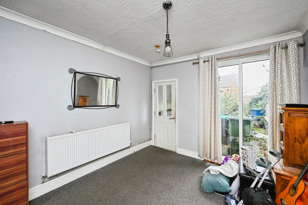 Property photo 3 of 17 Dining Room