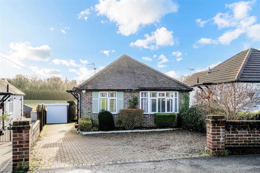 Property photo 1 of 20 Fairlawn Grove, 25 (5).Jpg