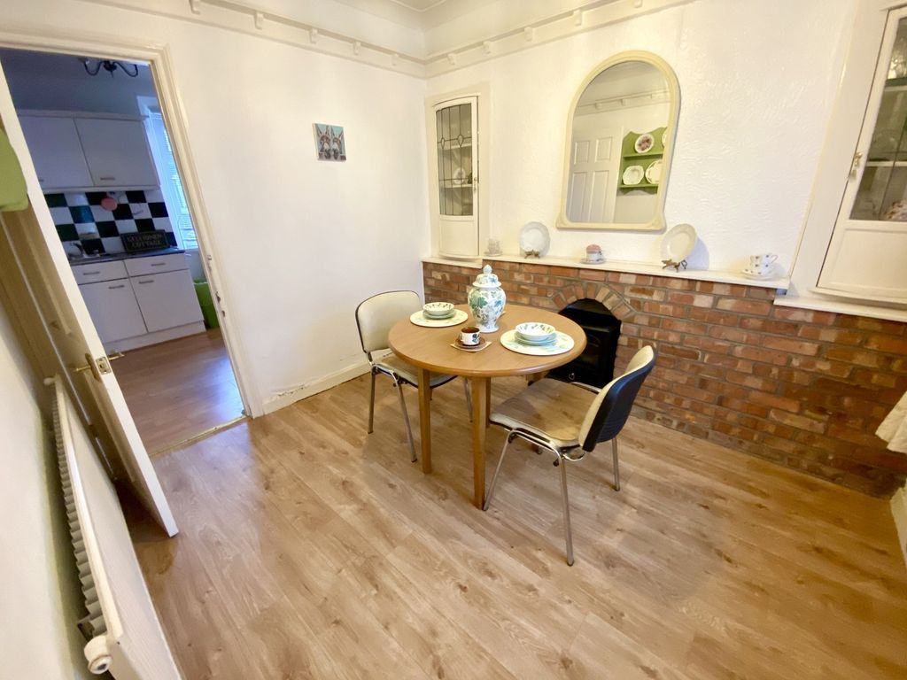 Property photo 3 of 14 Dining Room