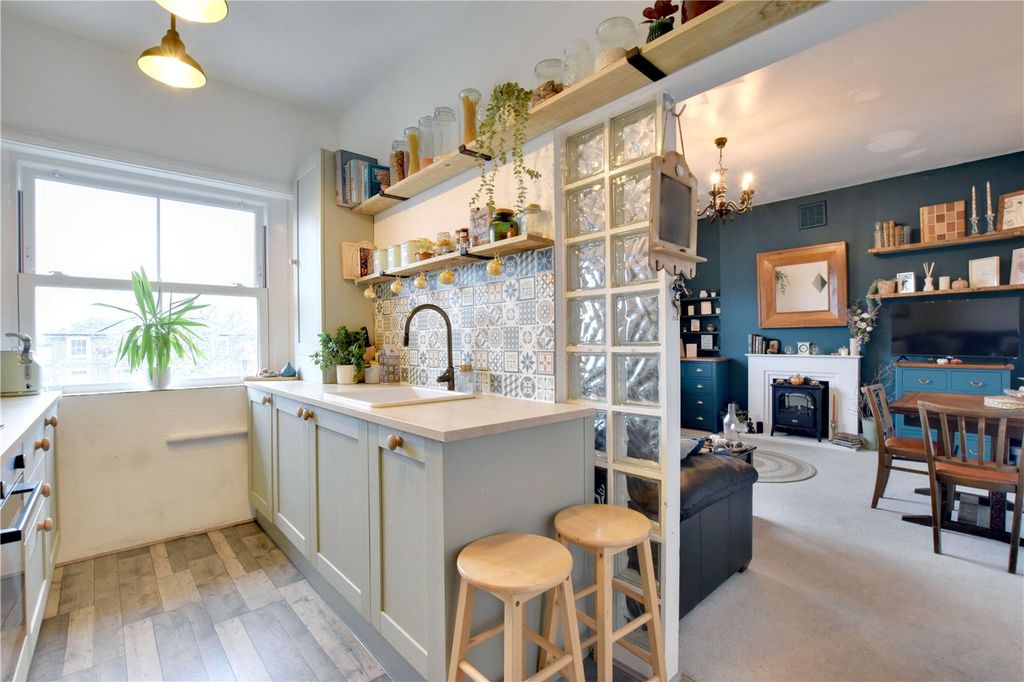 Property photo 1 of 14 Picture No. 18