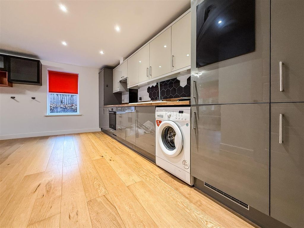 Property photo 3 of 11 Img_7831 2.Jpg