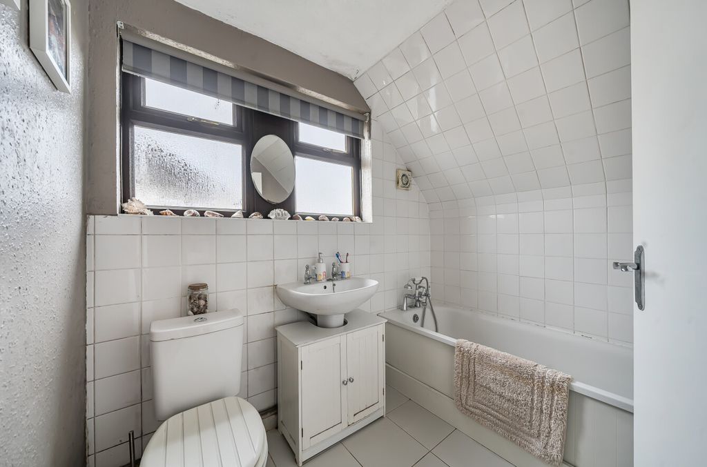 Property photo 3 of 12 1423200669A71Edaea4A9