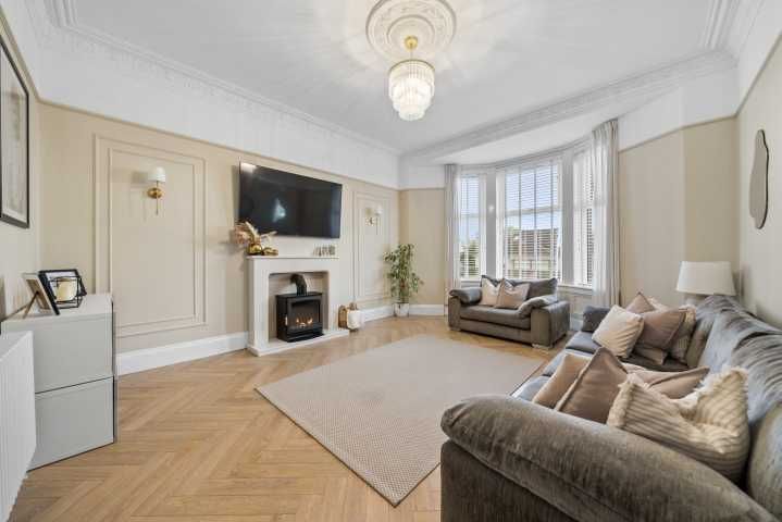 Property photo 2 of 32