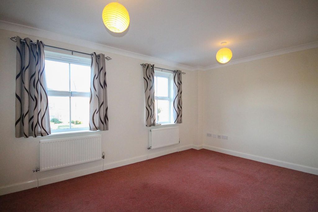 Property photo 3 of 9 Living Room.Jpg